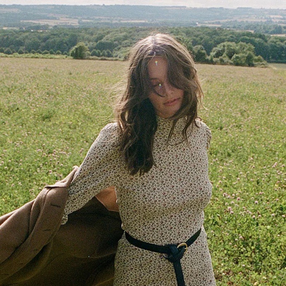 DÔEN Ashby Turtleneck in the "Windswept Dahlia" pattern - Size Medium